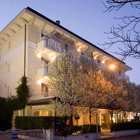 Hotel Maestrale ริชโชเน ภายนอก รูปภาพ